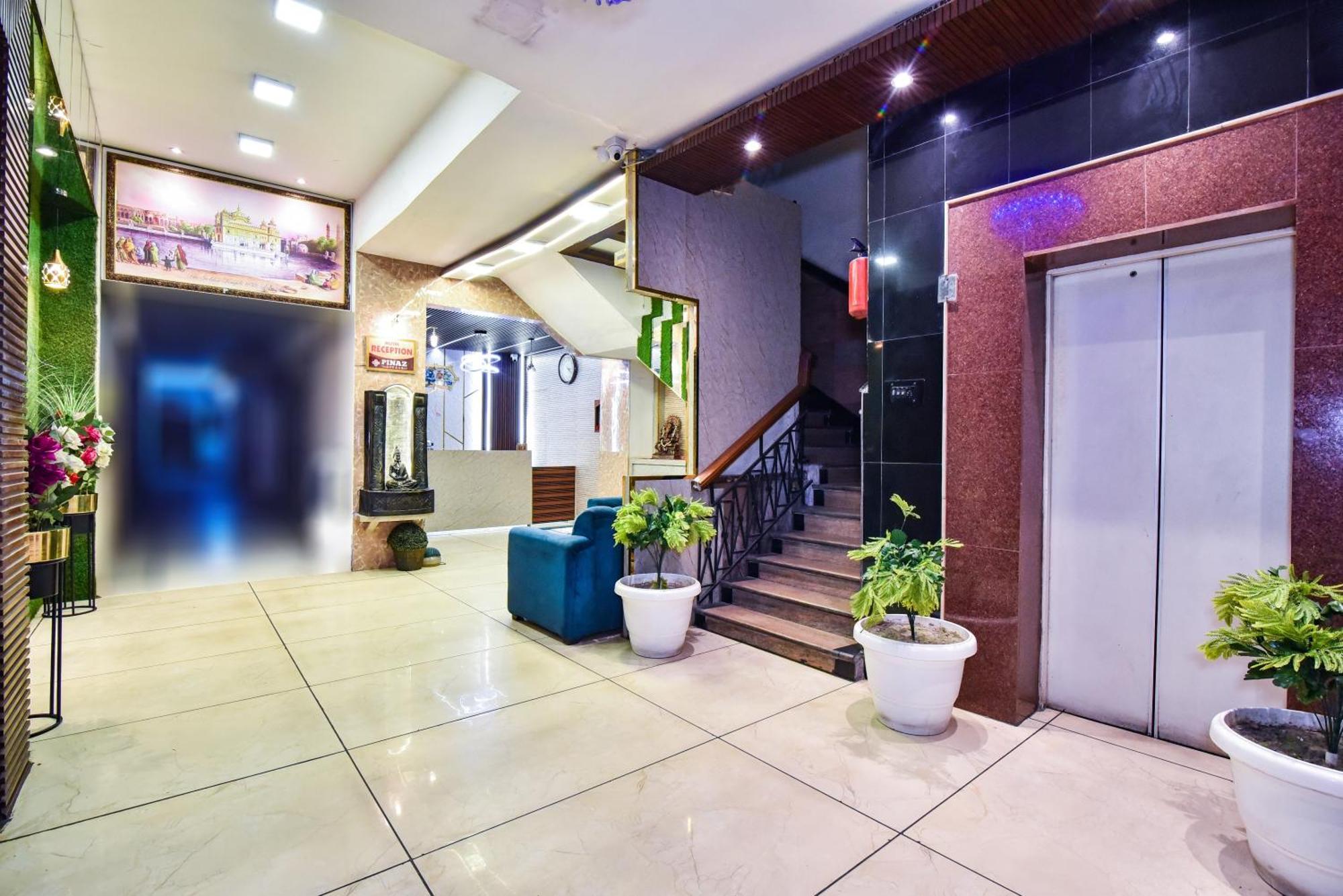 Hotel Pinaz Royale Amritsar Exterior foto