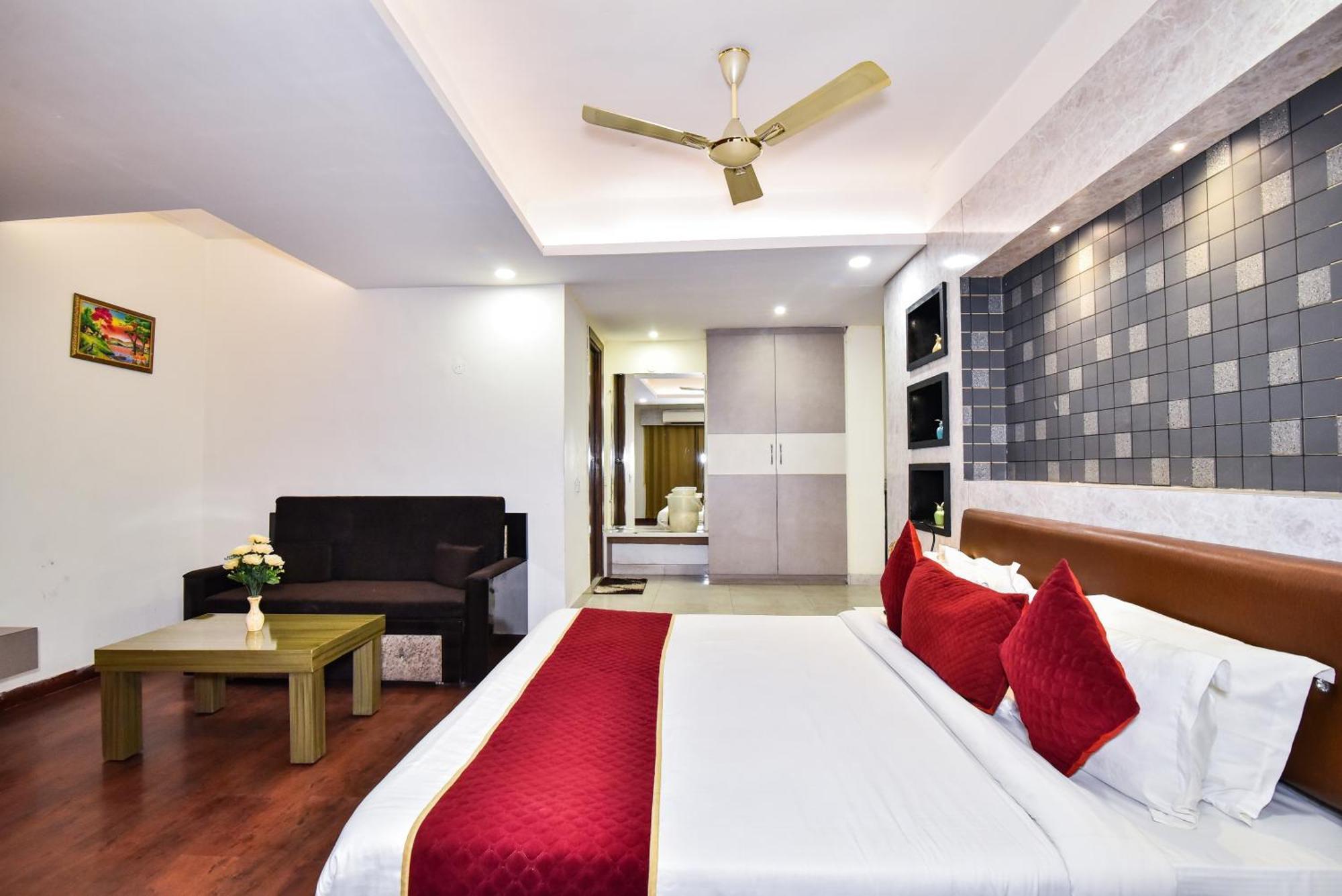 Hotel Pinaz Royale Amritsar Exterior foto