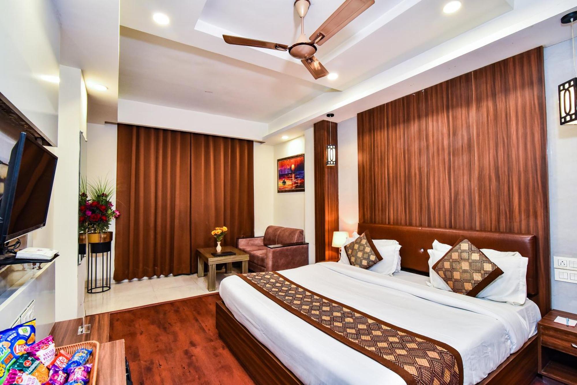 Hotel Pinaz Royale Amritsar Exterior foto